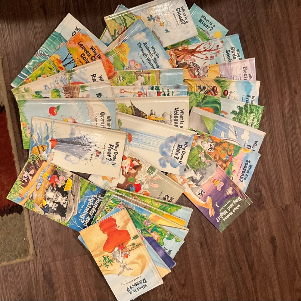 Vintage Set of 32 Weekly Reader Just Ask Books What Is